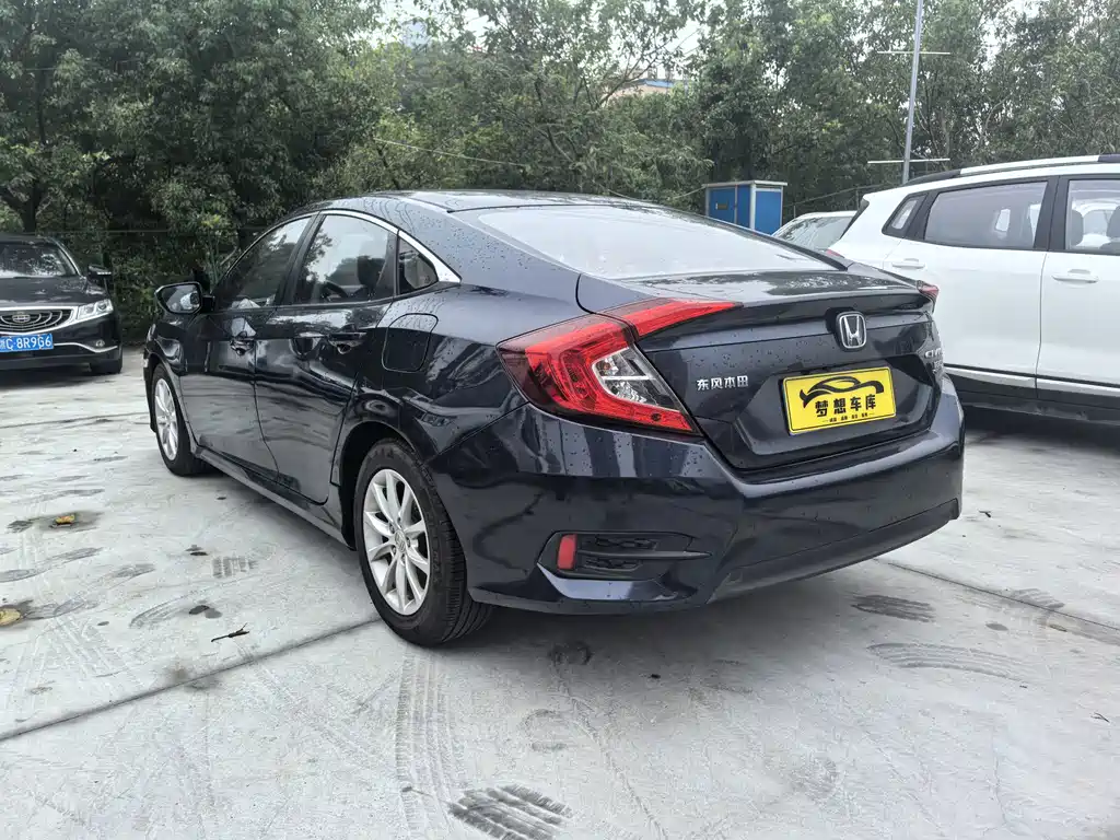 Honda Civic — миниатюра 4