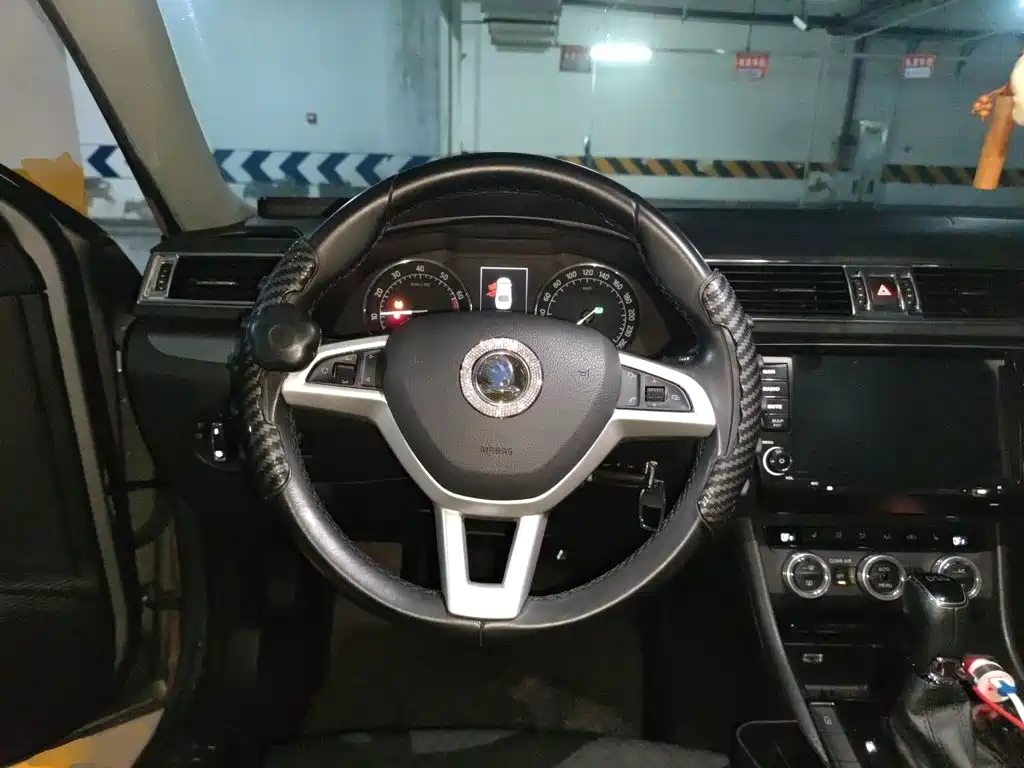 Skoda Superb — миниатюра 11