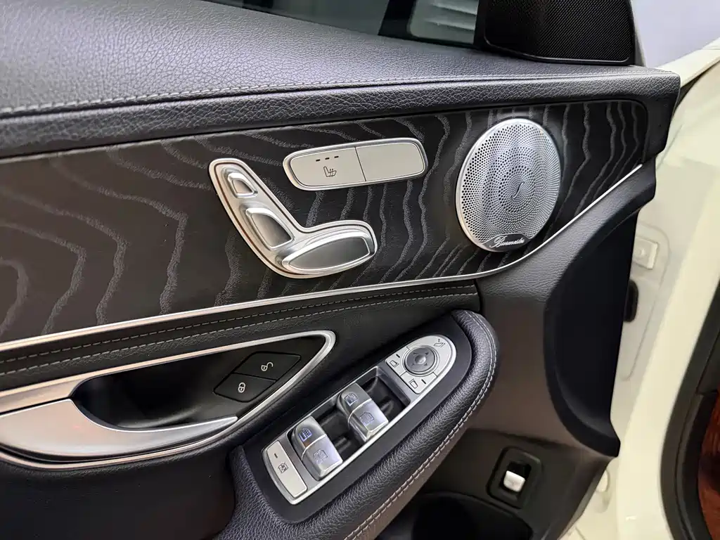 Mercedes-Benz C-Class — миниатюра 10