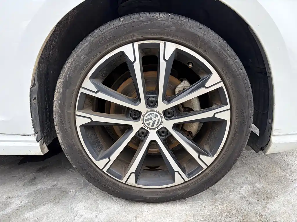 Volkswagen Golf — миниатюра 15