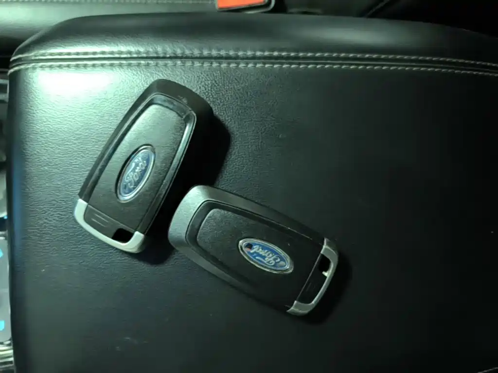 Ford Explorer — миниатюра 10