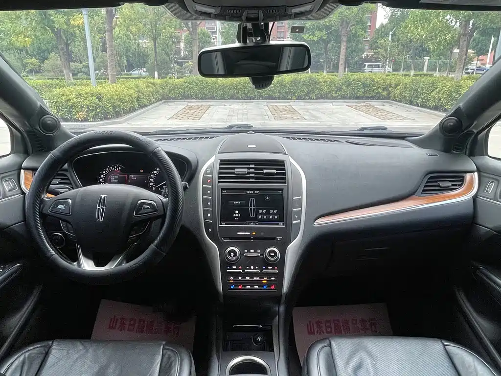 Lincoln MKC — миниатюра 12