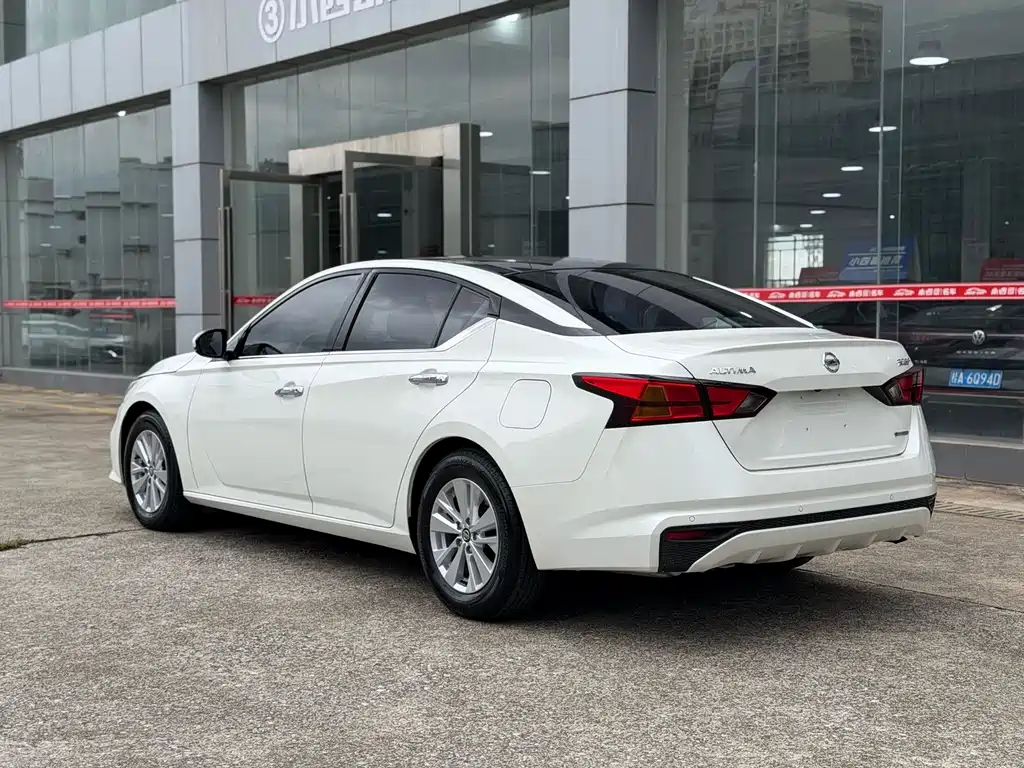 Nissan Teana — миниатюра 4