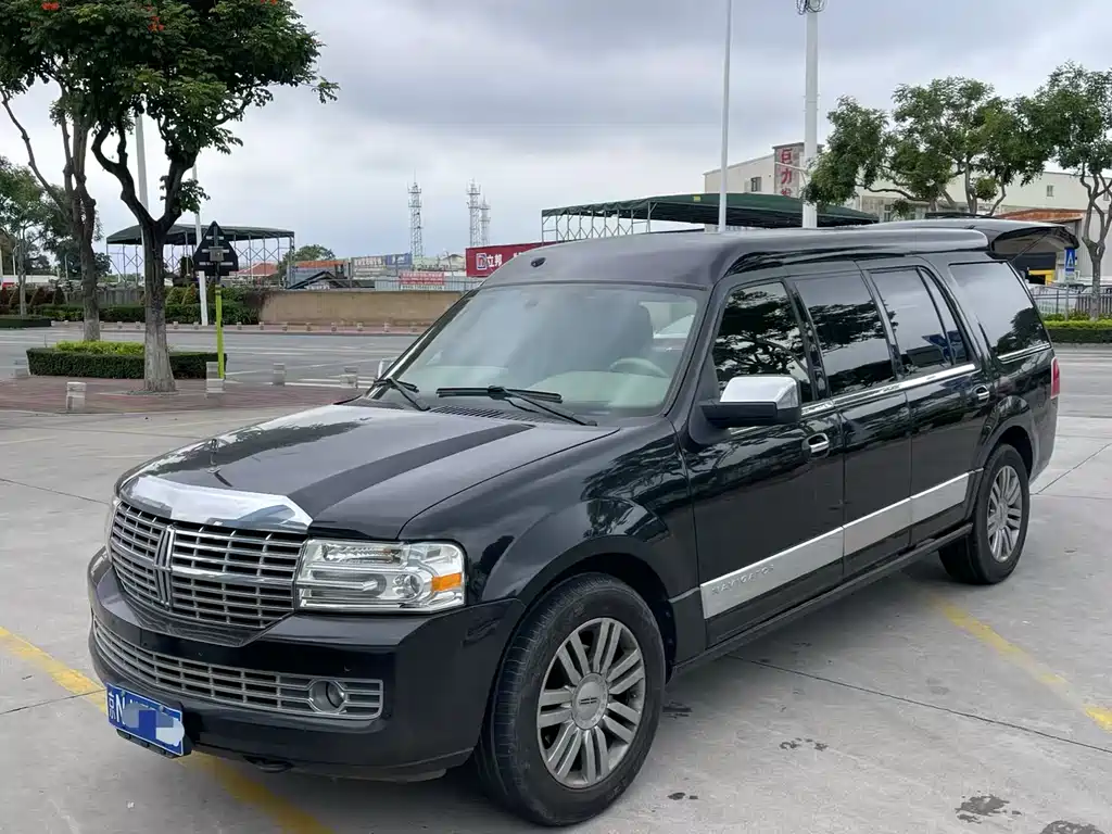 Lincoln Navigator