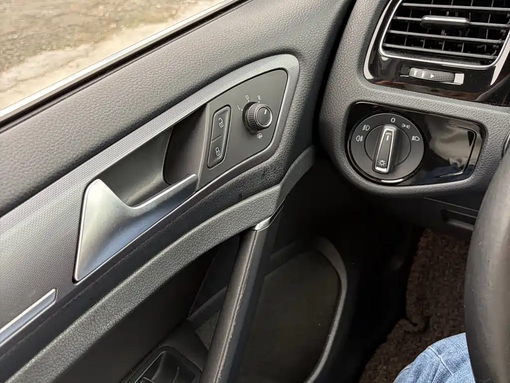 Volkswagen Golf — миниатюра 18