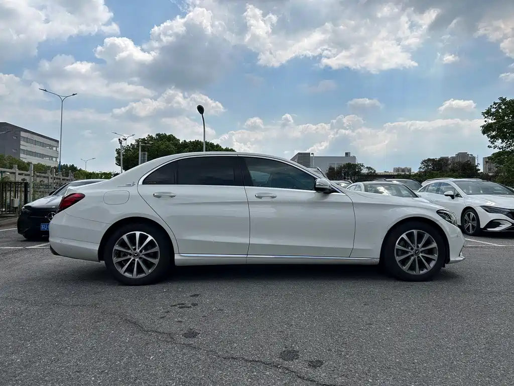 Mercedes-Benz C-Class — миниатюра 15