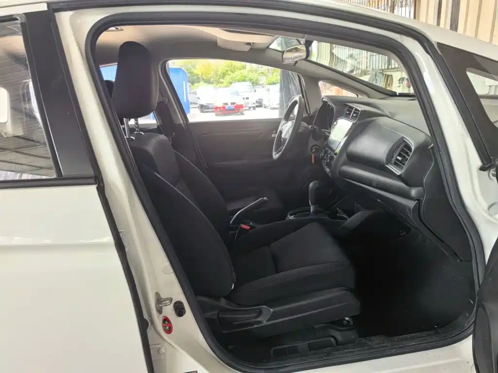 Honda Fit — миниатюра 25