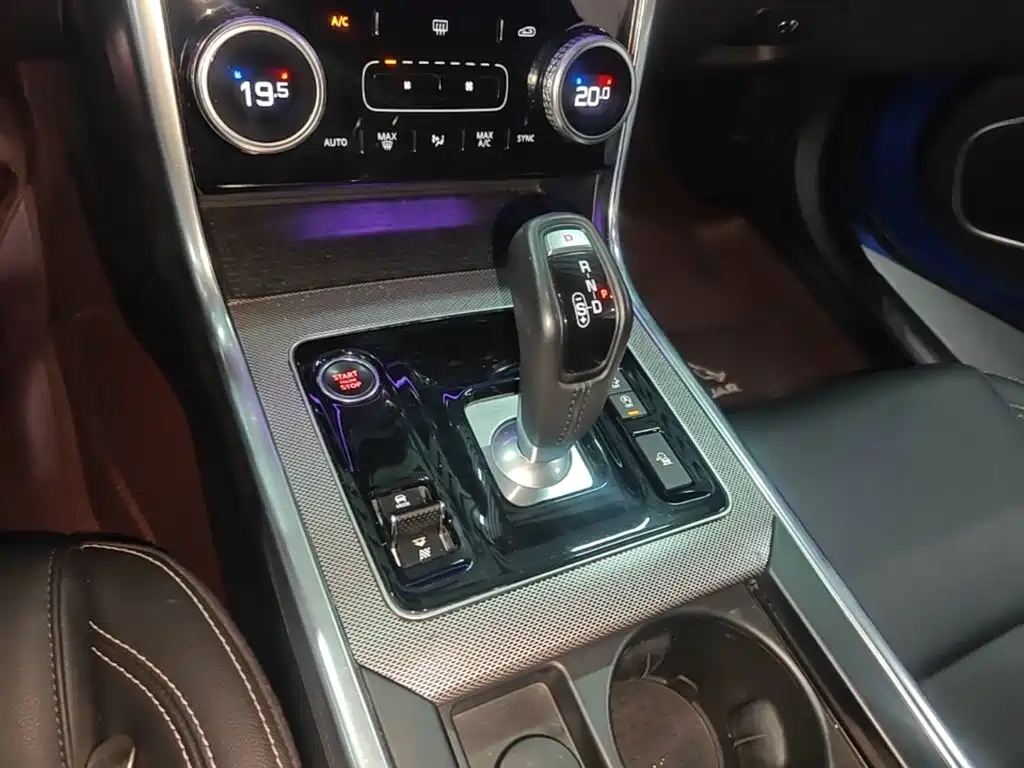 Jaguar XEL — миниатюра 14