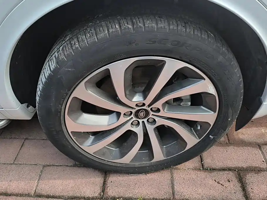 Land Rover Discovery Sport — миниатюра 6
