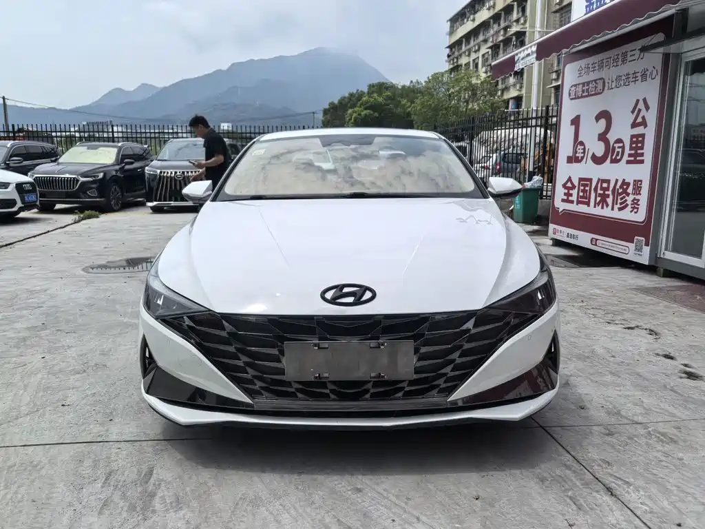 Hyundai Elantra — миниатюра 4