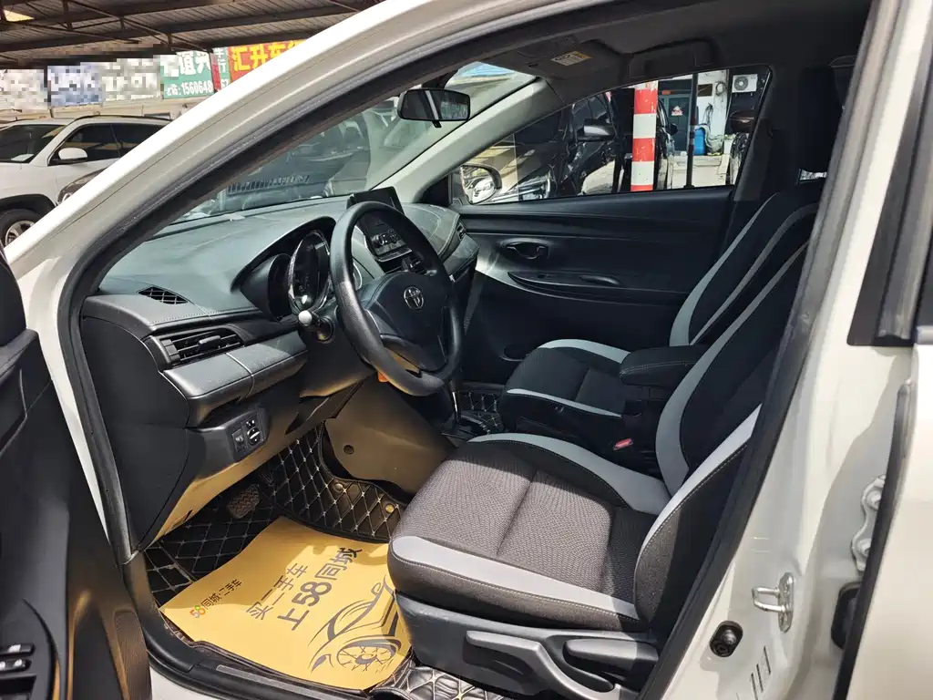 Toyota Yaris L — миниатюра 5