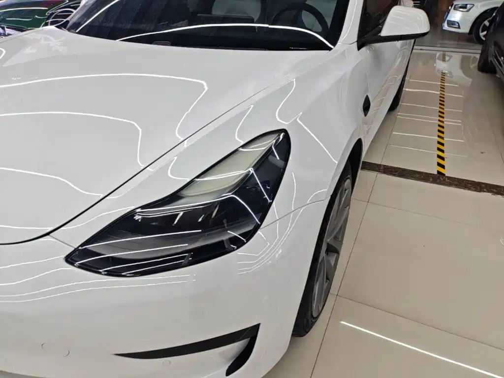 Tesla Model 3 — миниатюра 24