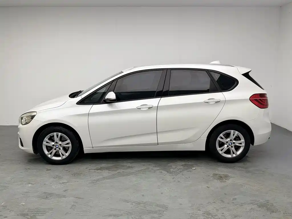 BMW 2 Series Active Tourer — миниатюра 9
