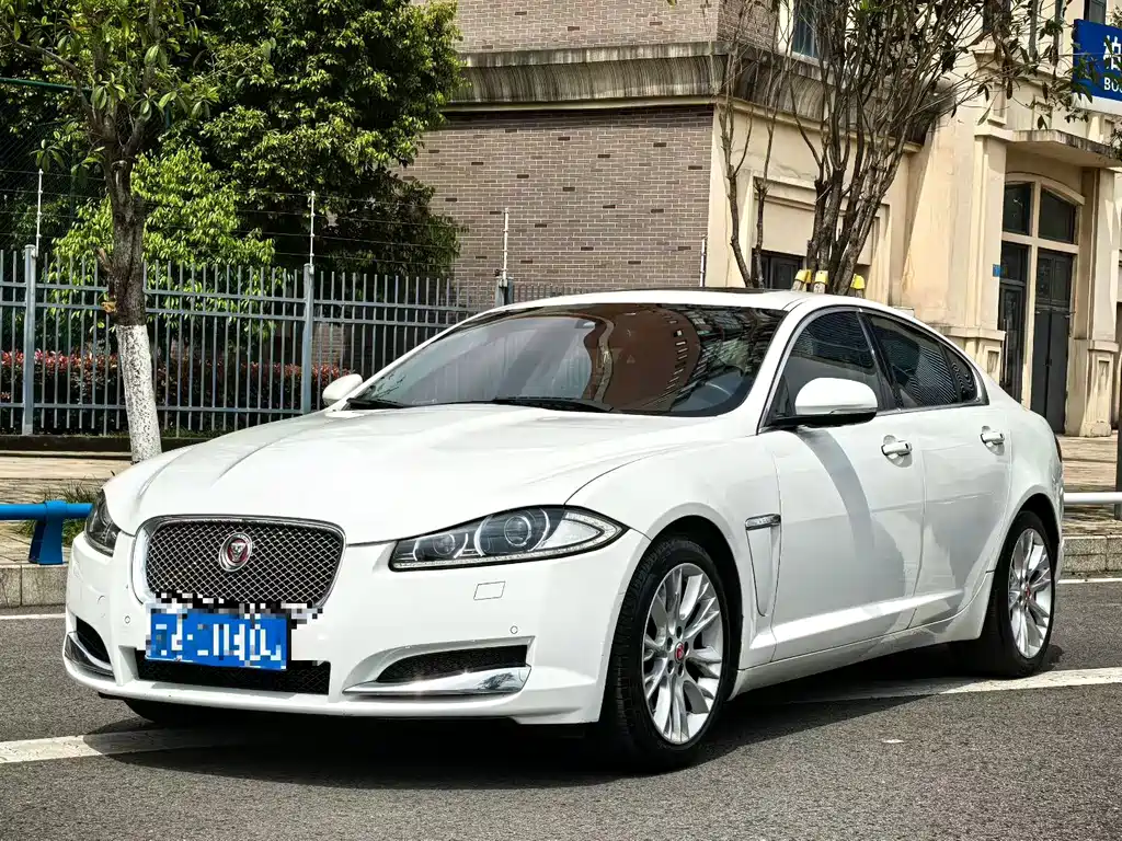Jaguar XF 2014