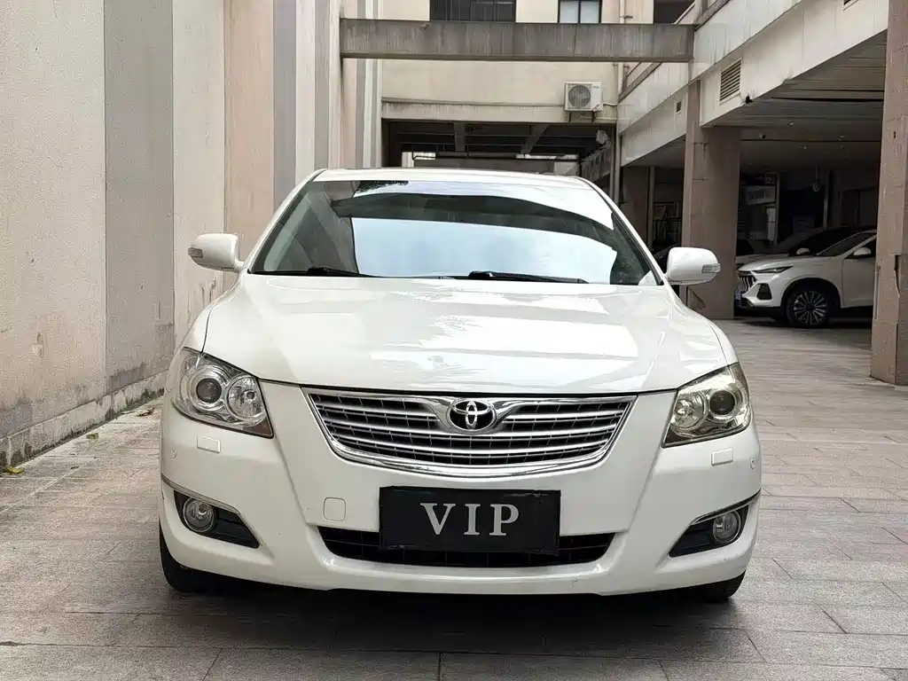 Toyota Camry — миниатюра 2