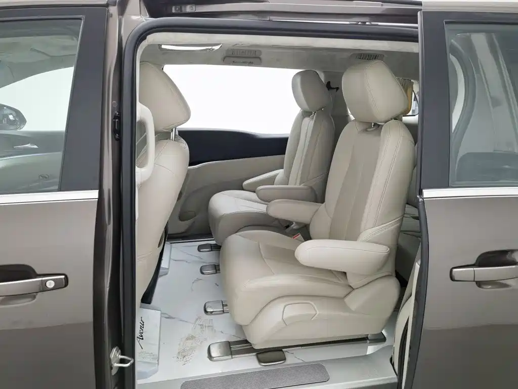 Buick GL8 — миниатюра 15