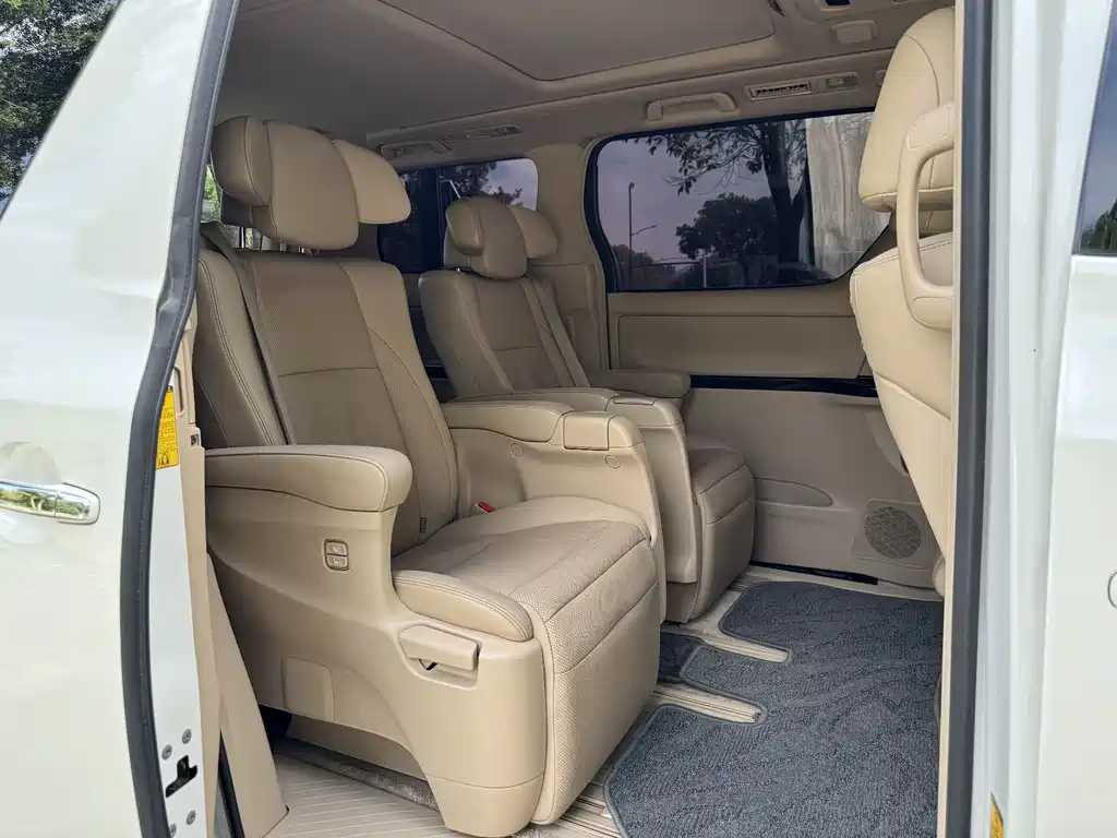 Toyota Alphard 2012 3.5L Luxury