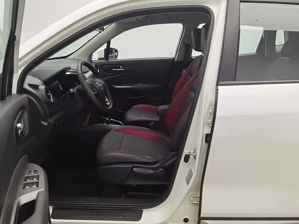 Changan CS15 — миниатюра 10
