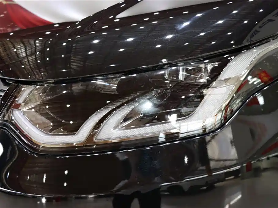 LAND ROVER DISCOVER SPORTS