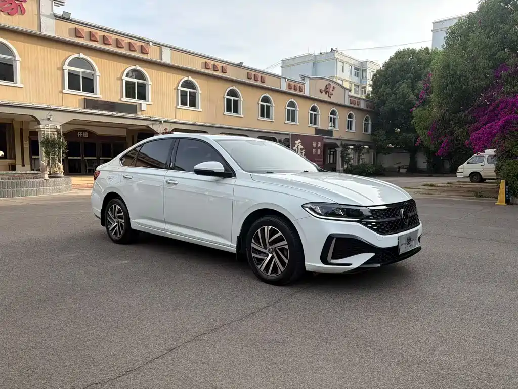 Купить Volkswagen Lavida