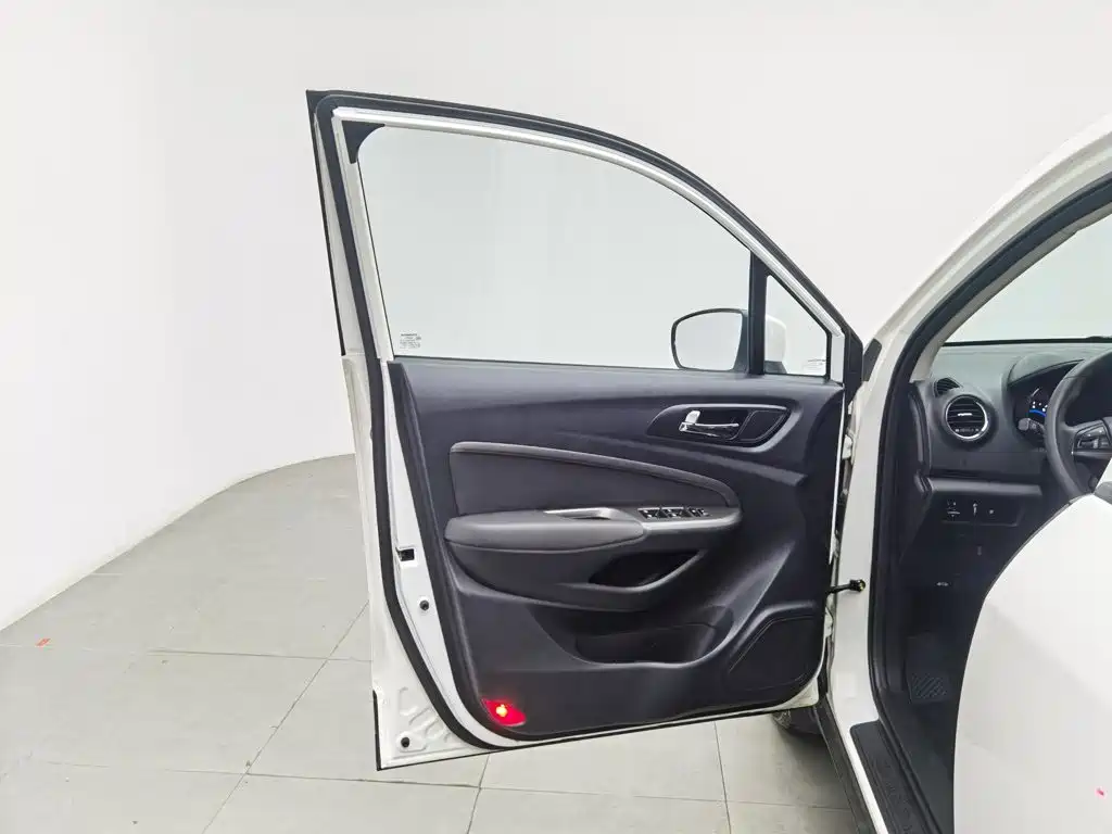 Changan CS15 — миниатюра 8