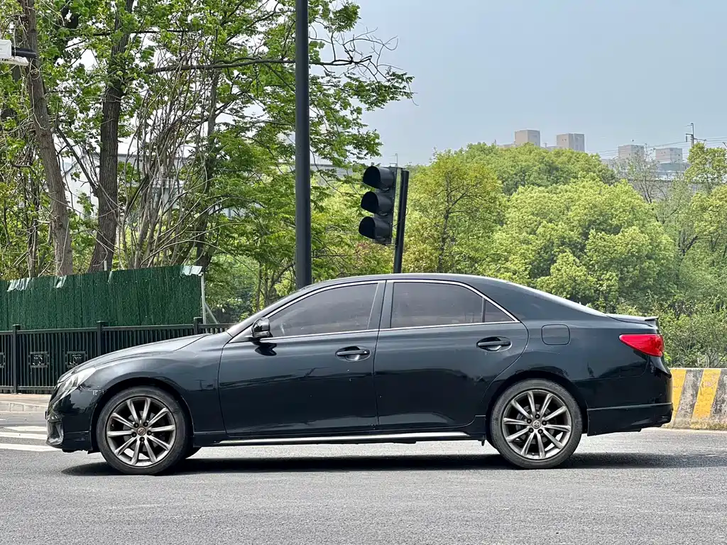 Toyota Reiz 2012 2.5V