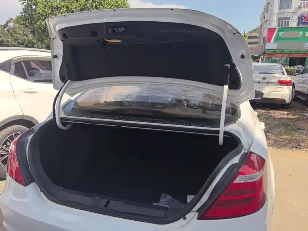 Geely Emgrand — миниатюра 19