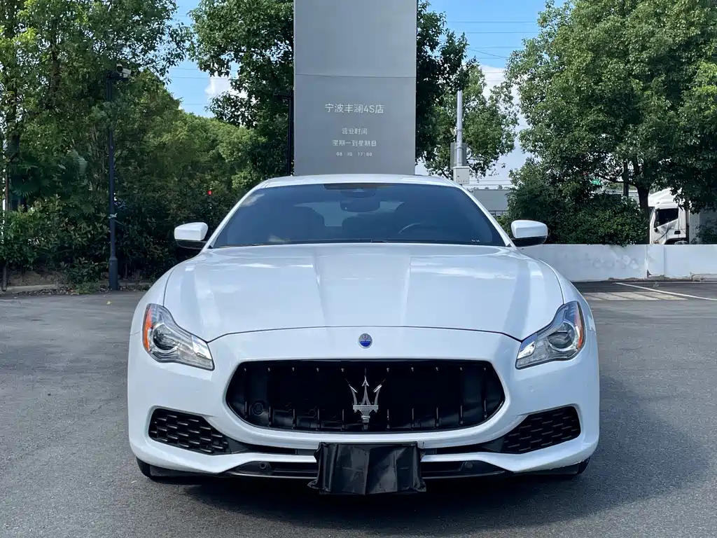 Maserati Quattroporte — миниатюра 2