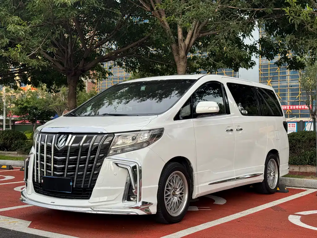 Купить Toyota Alphard