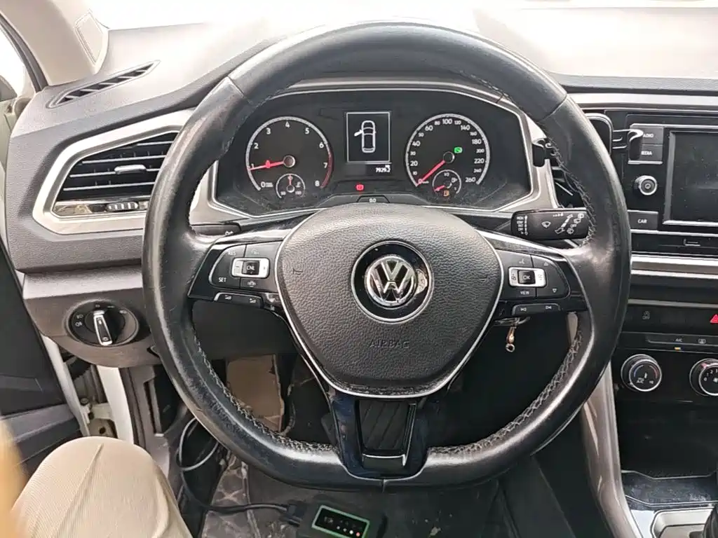 Volkswagen T-Roc — миниатюра 11