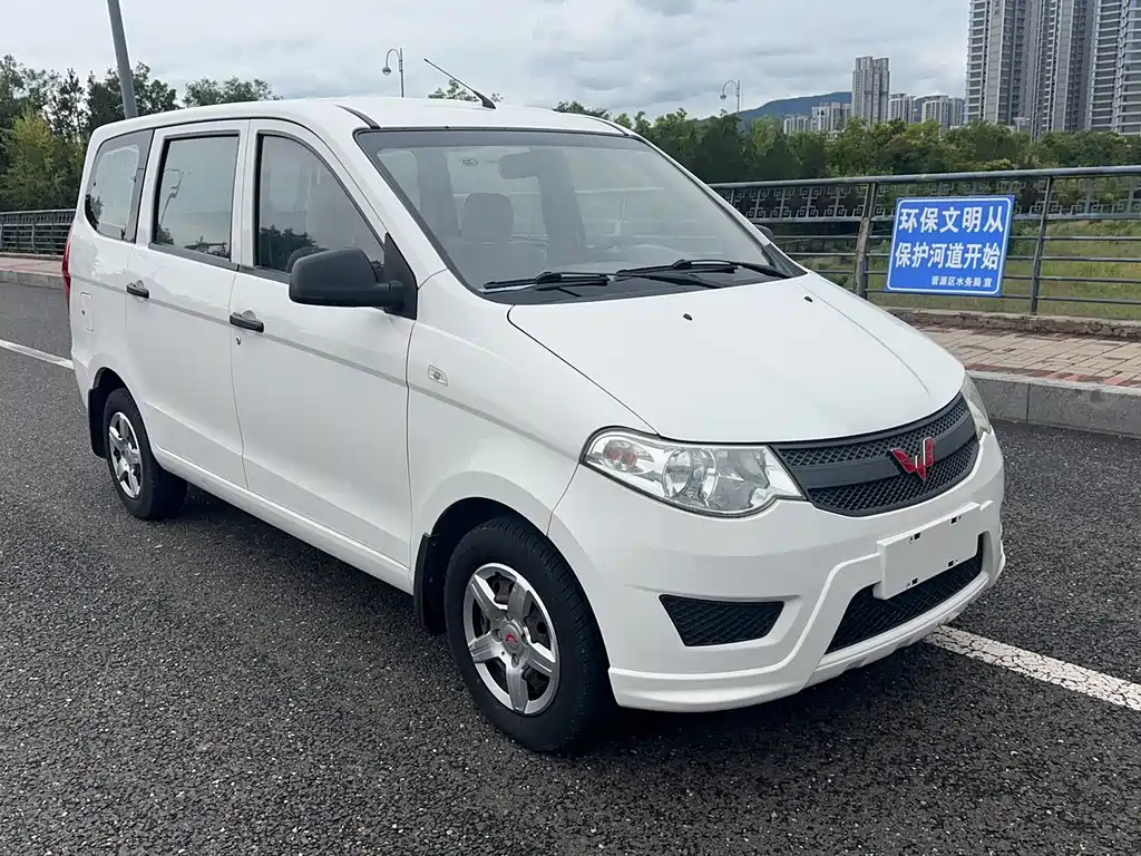 Wuling Hongguang — миниатюра 5