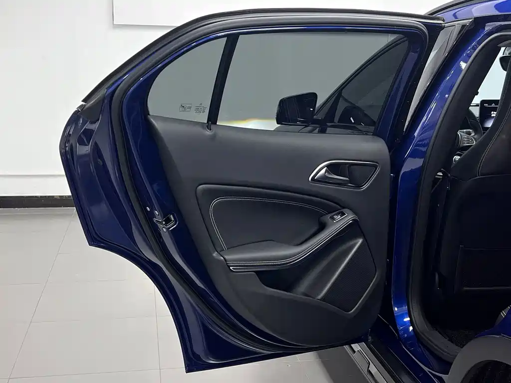 Mercedes-Benz GLA — миниатюра 9