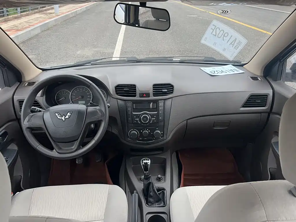 Wuling Hongguang — миниатюра 14