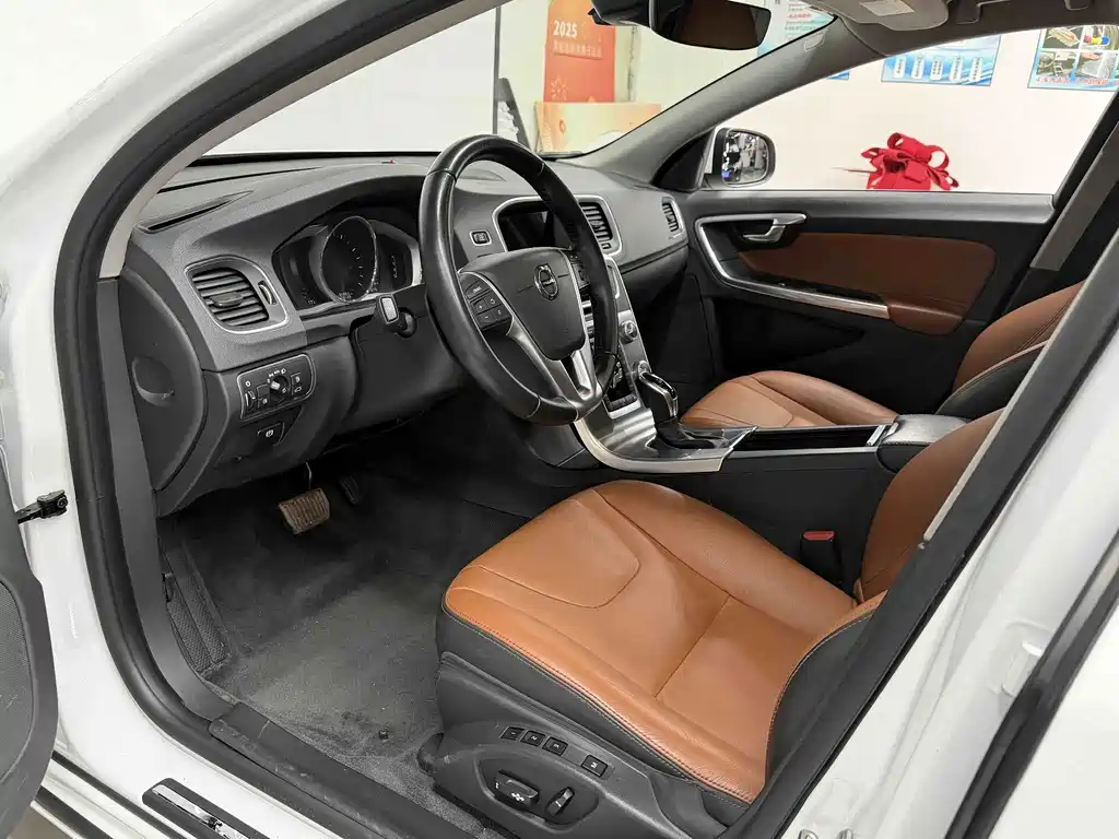 Volvo S60 — миниатюра 9