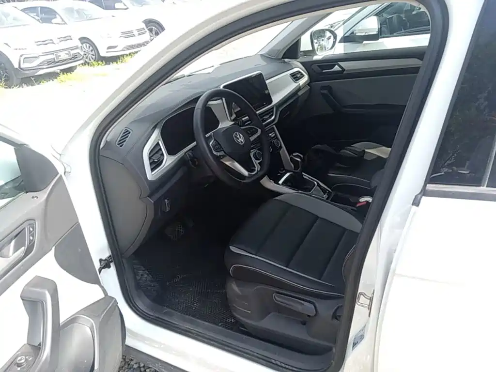 Volkswagen T-Roc — миниатюра 15