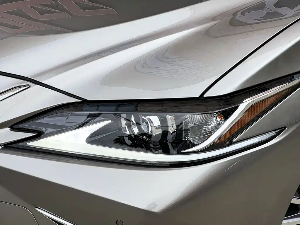 Lexus ES — миниатюра 5