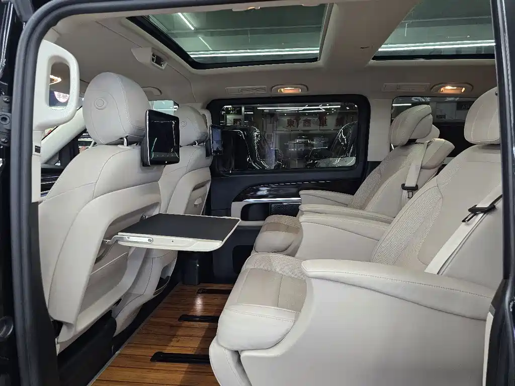 Mercedes-Benz V-Class — миниатюра 20