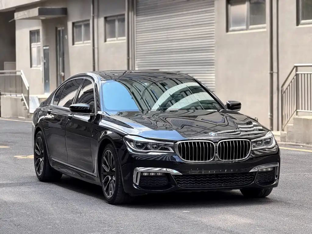 BMW 7 Series — миниатюра 3