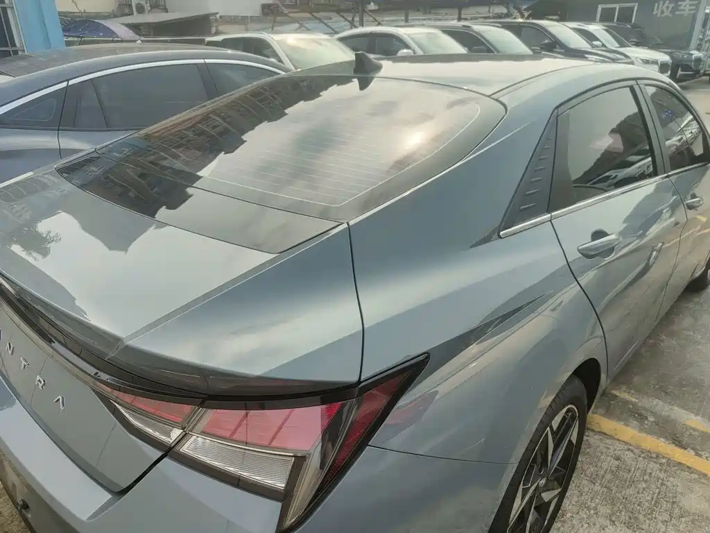 Hyundai Elantra — миниатюра 16