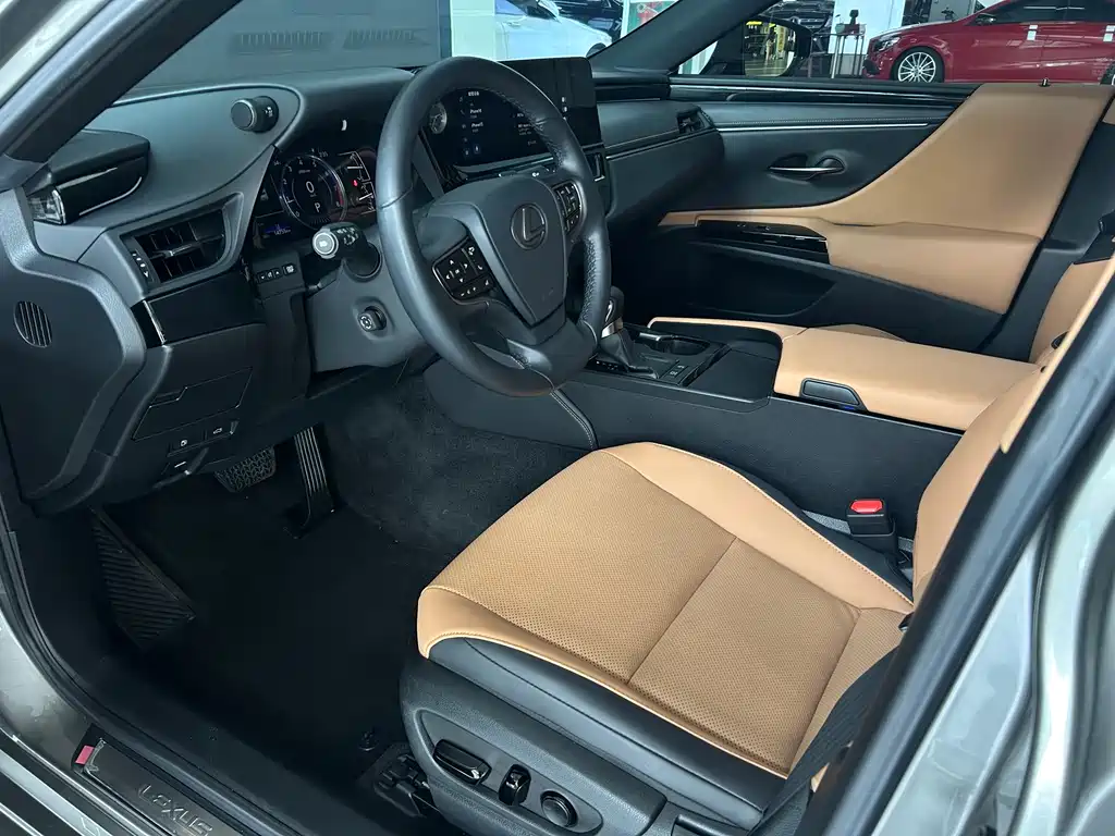 Lexus ES — миниатюра 11