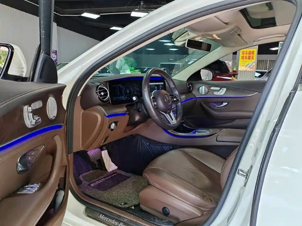 Mercedes-Benz E-Class — миниатюра 4