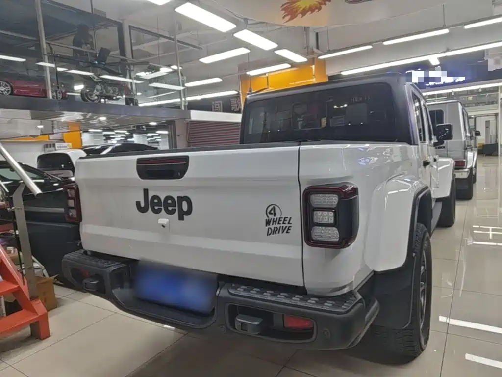 Jeep Gladiator — миниатюра 6