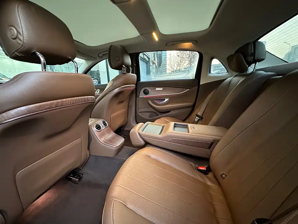 MERCEDES-BENZ E CLASS