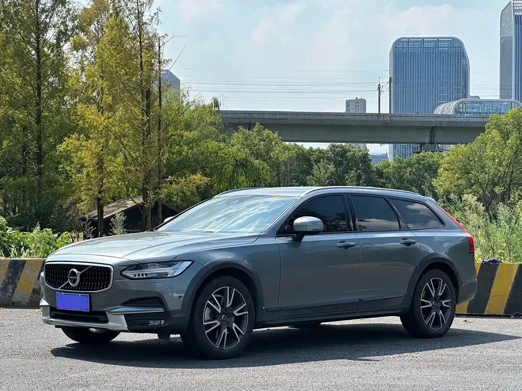 Volvo V90