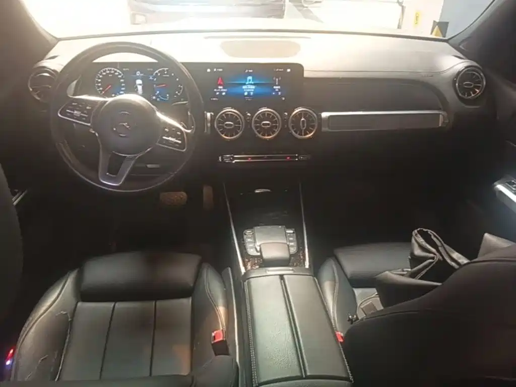 Mercedes-Benz GLB — миниатюра 10