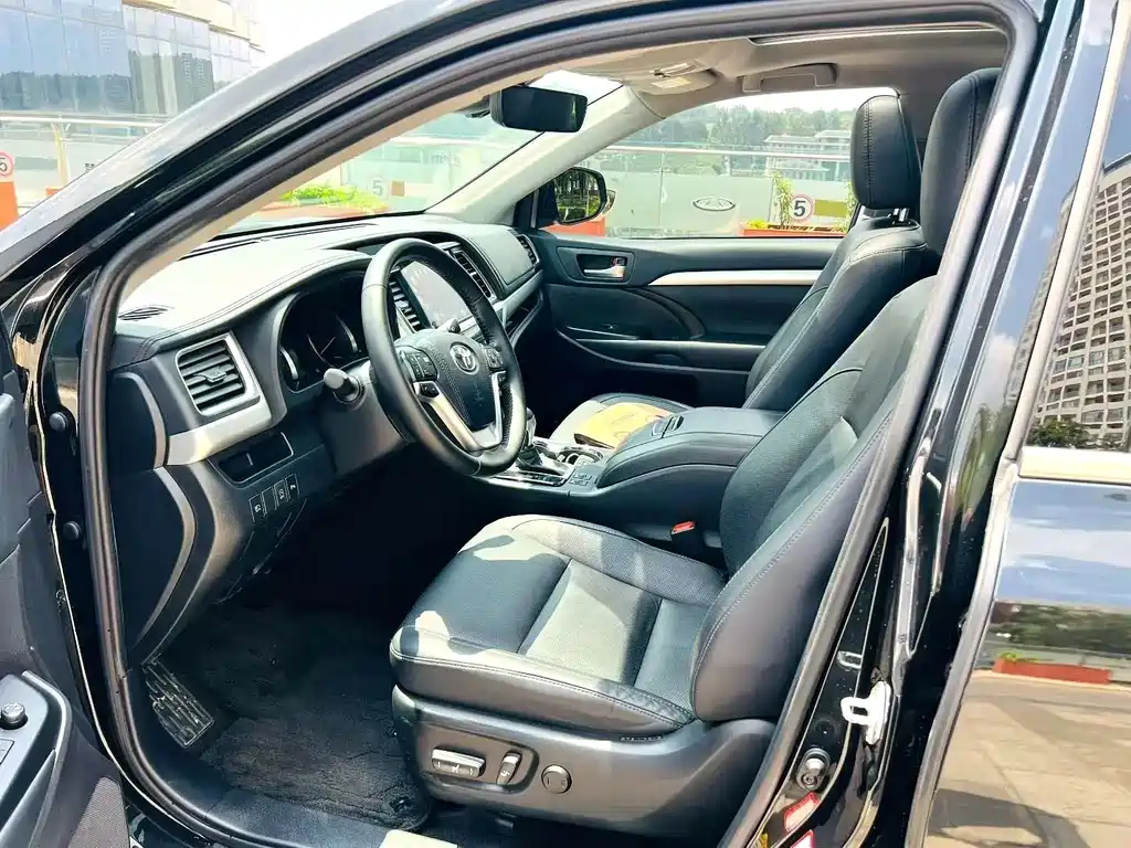 Toyota Highlander — миниатюра 4