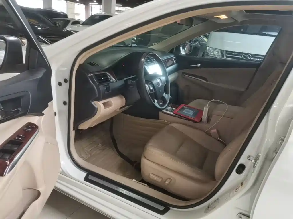 Toyota Camry — миниатюра 16