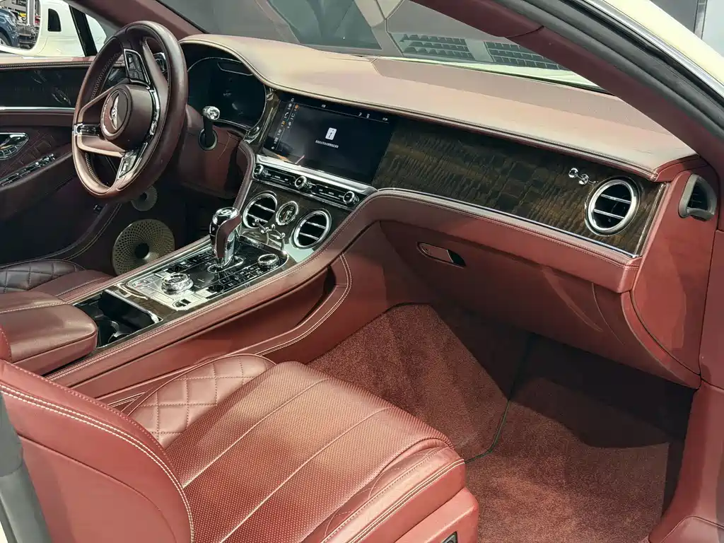 Bentley Continental 4.0T GT V8, фото 5