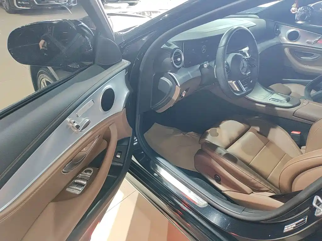 Mercedes-Benz E-Class — миниатюра 16