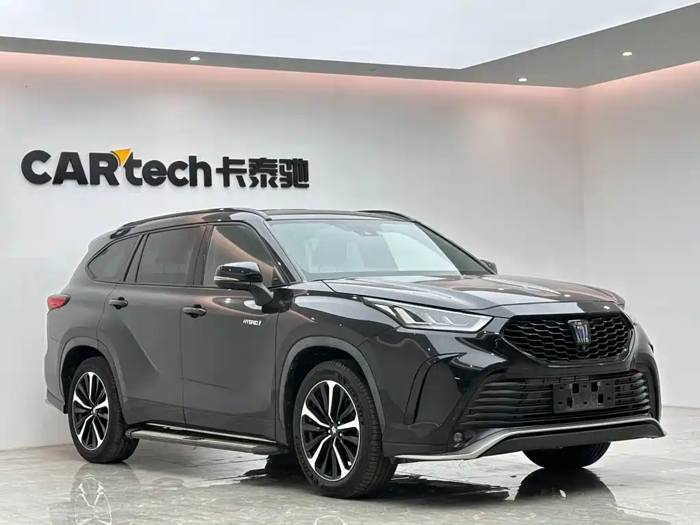 Toyota Crown Kluger — миниатюра 6
